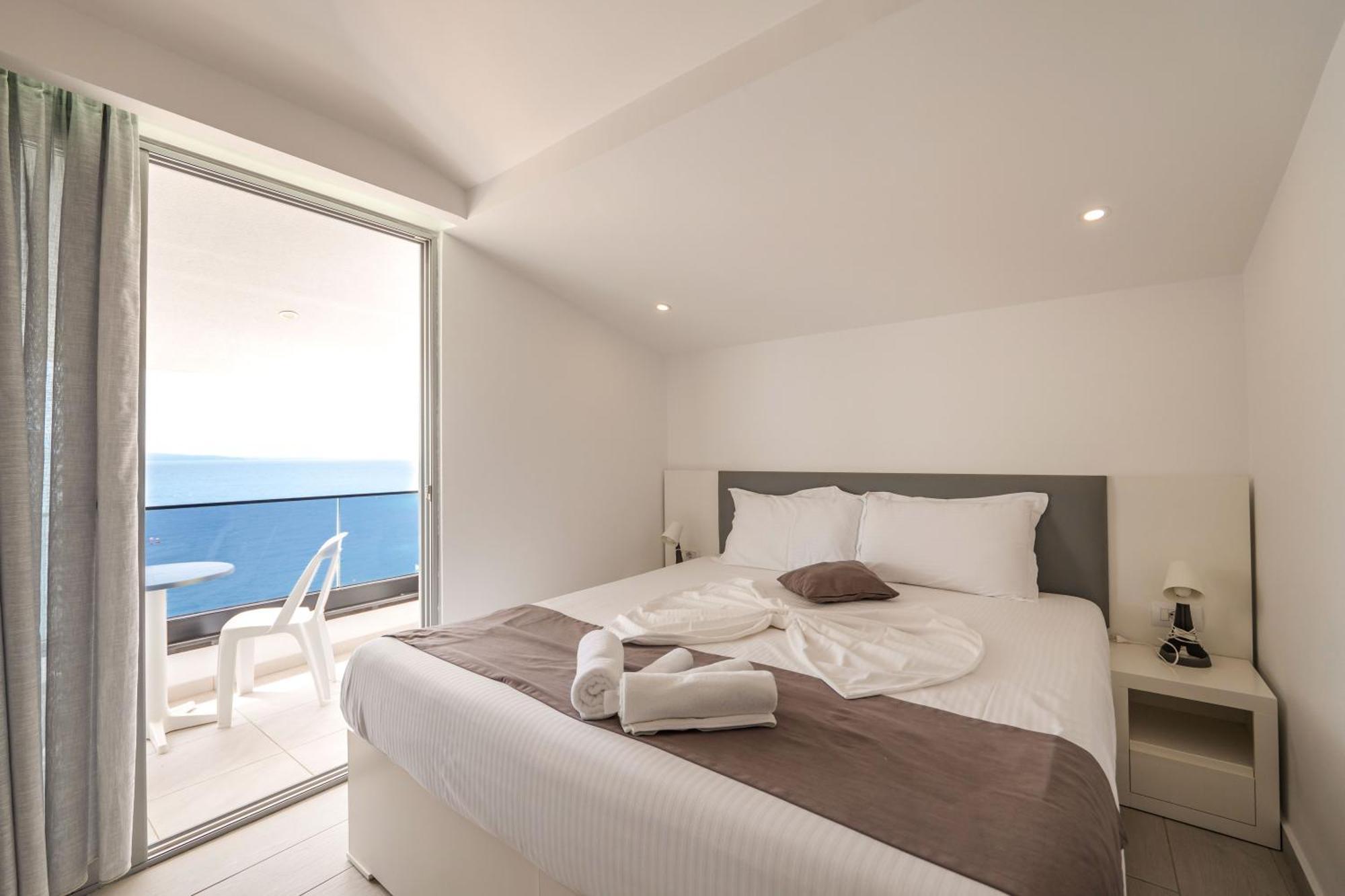 Era Hotel 3*