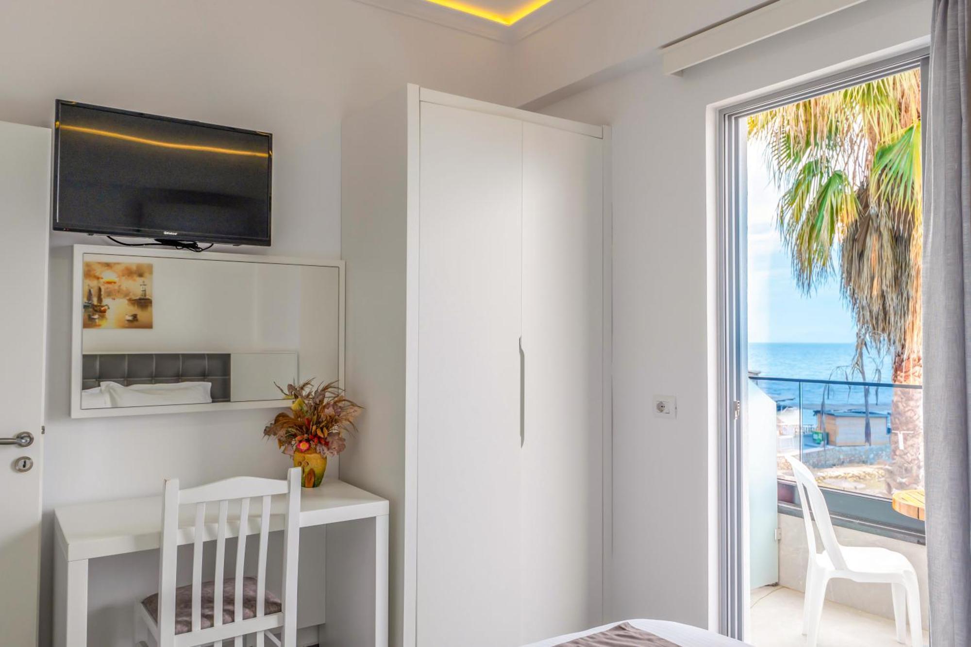Hotel Era Sarande