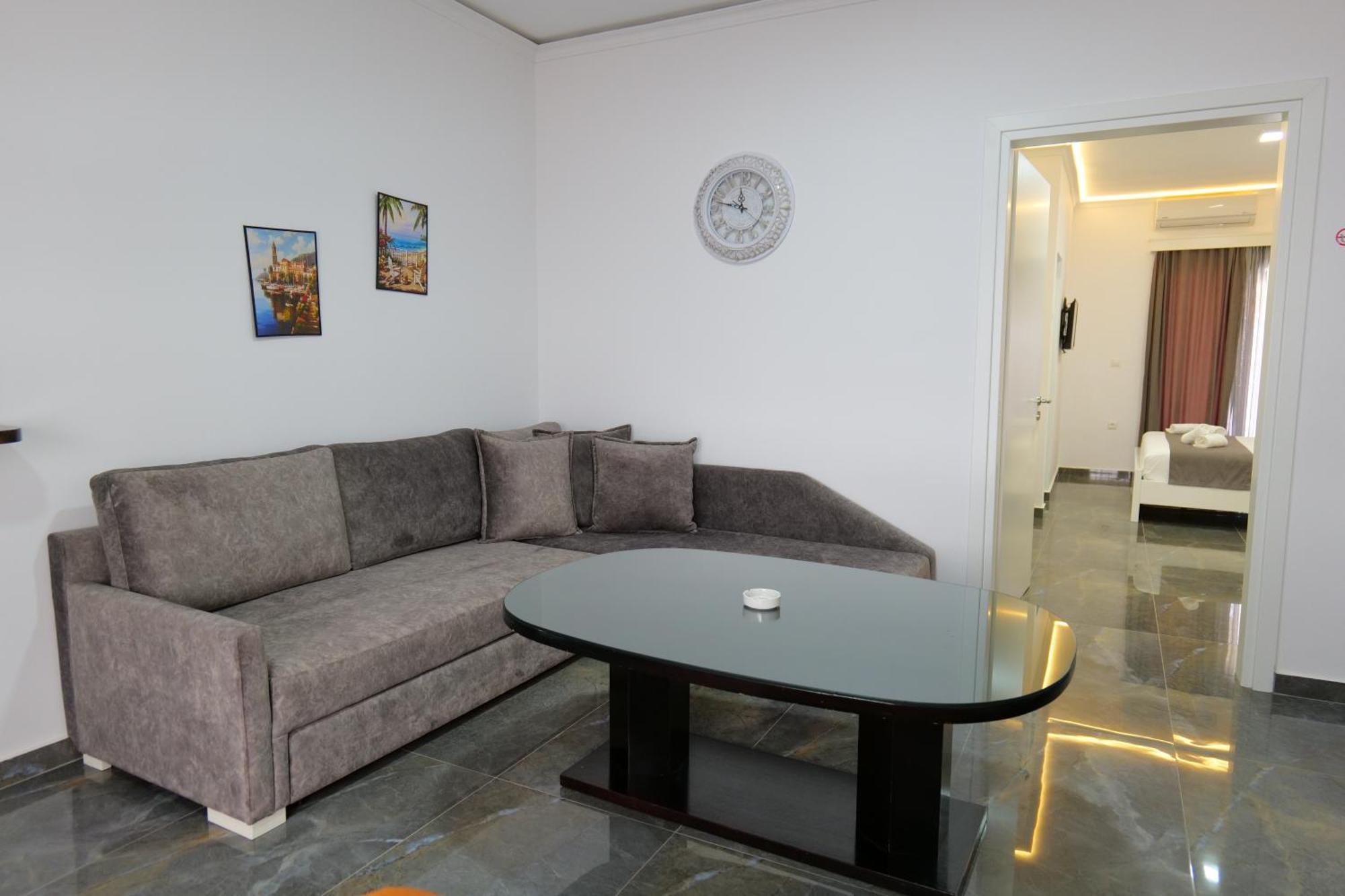Era Hotel 3*